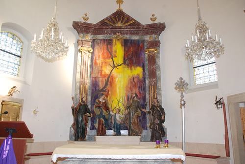 Fastentuch 'Licht der Hoffnung' der Schricker Bründlmola in der Pfarrkirche Schrick / https://medien.markus-goestl.at Fastentuch 'Licht der Hoffnung' der Schricker Bründlmola in der Pfarrkirche Schrick